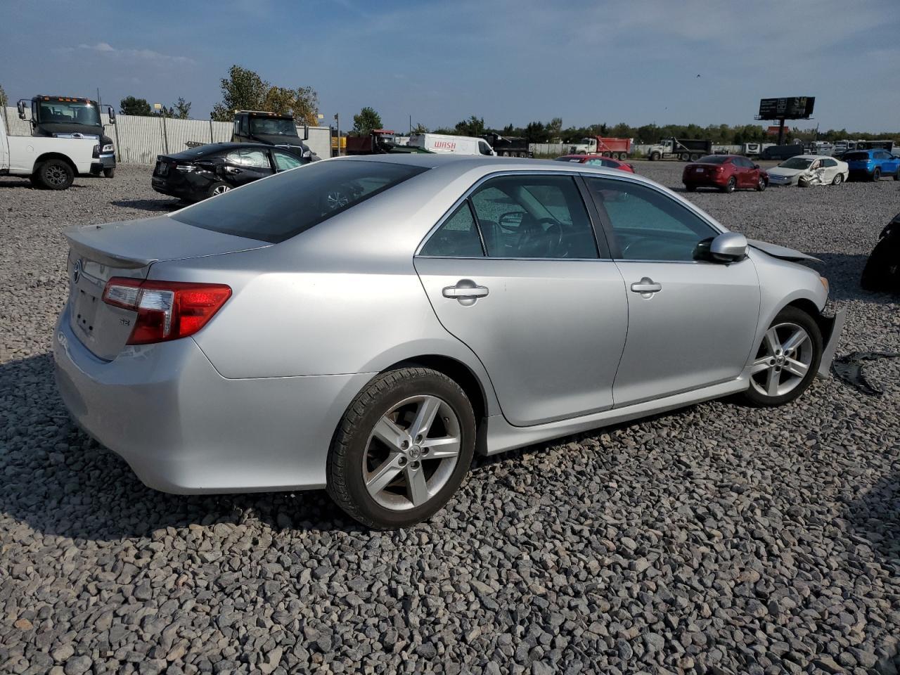 2014 Toyota Camry L - Image 5
