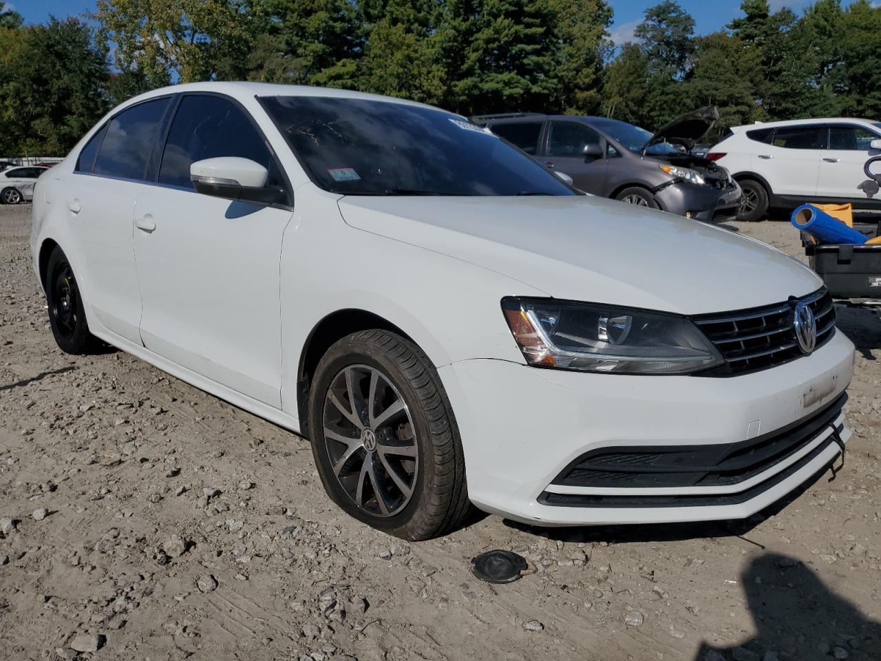 2018 Volkswagen Jetta Se - Фото 4