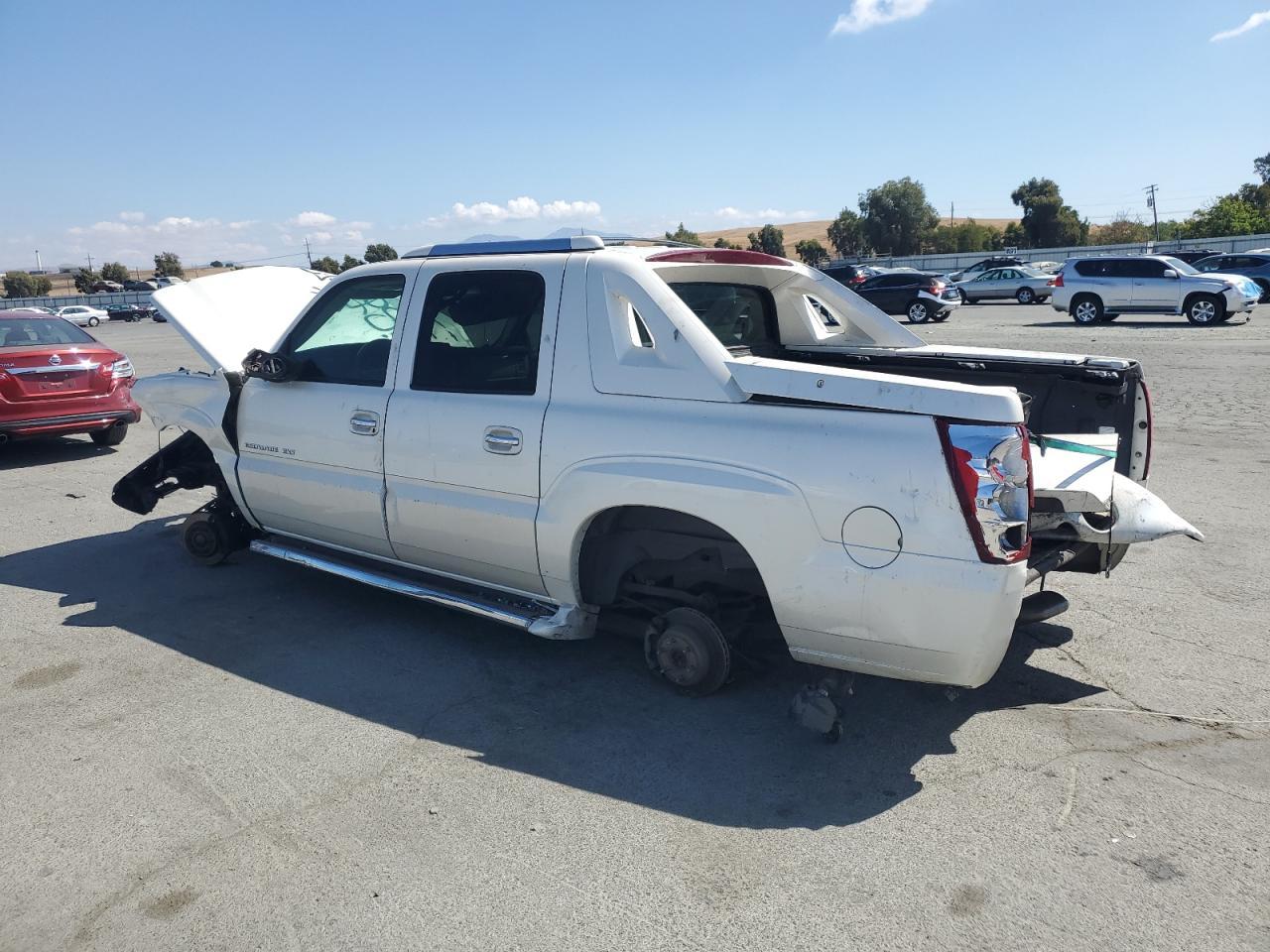 2002 Cadillac Escalade Ext - Image 2