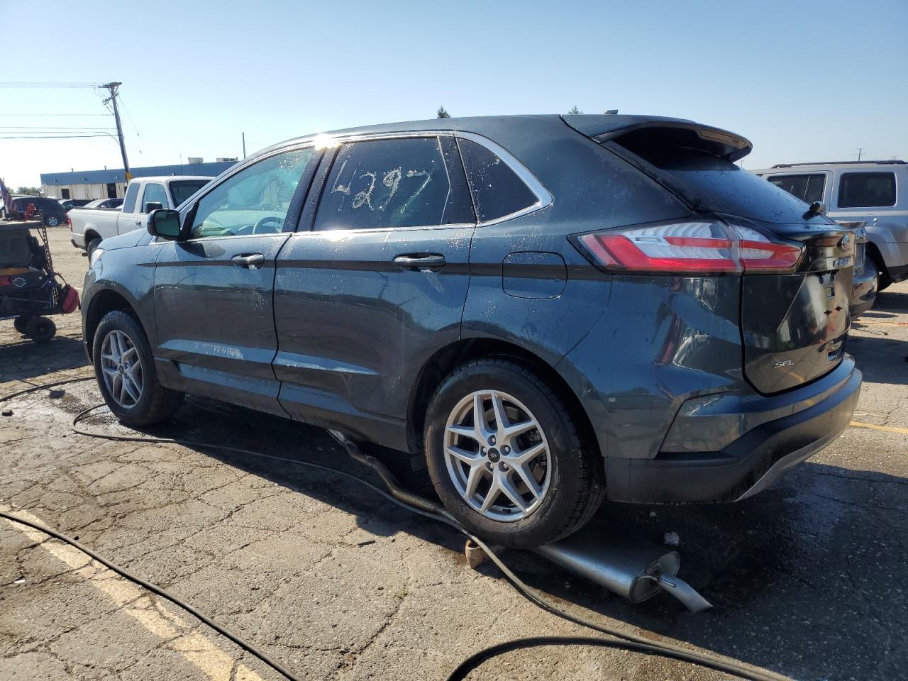 2024 Ford Edge Sel - Image 2