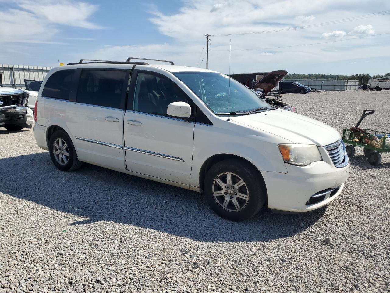 2012 Chrysler Town & Country Touring - Фото 4