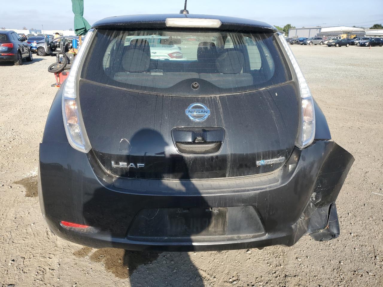 2015 Nissan Leaf S - Image 6