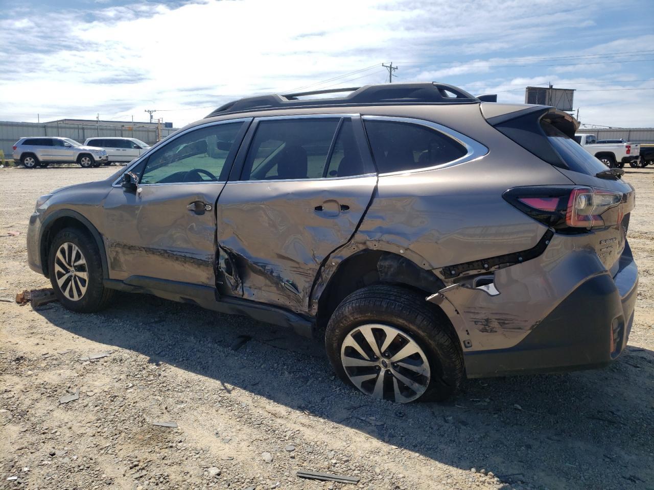 2022 Subaru Outback Premium - Фото 2