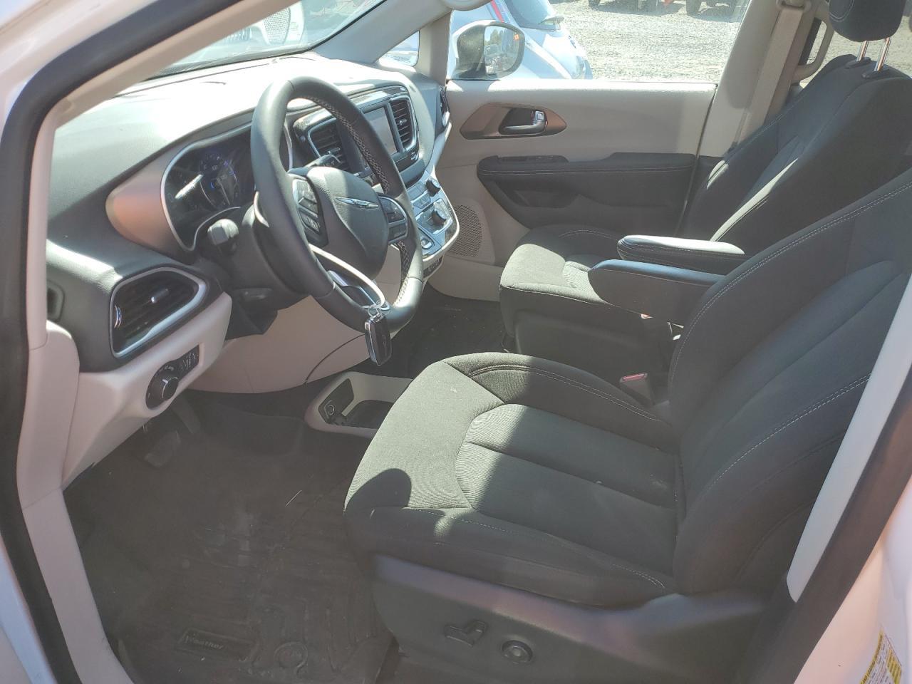 2023 Chrysler Voyager Lx - Image 7