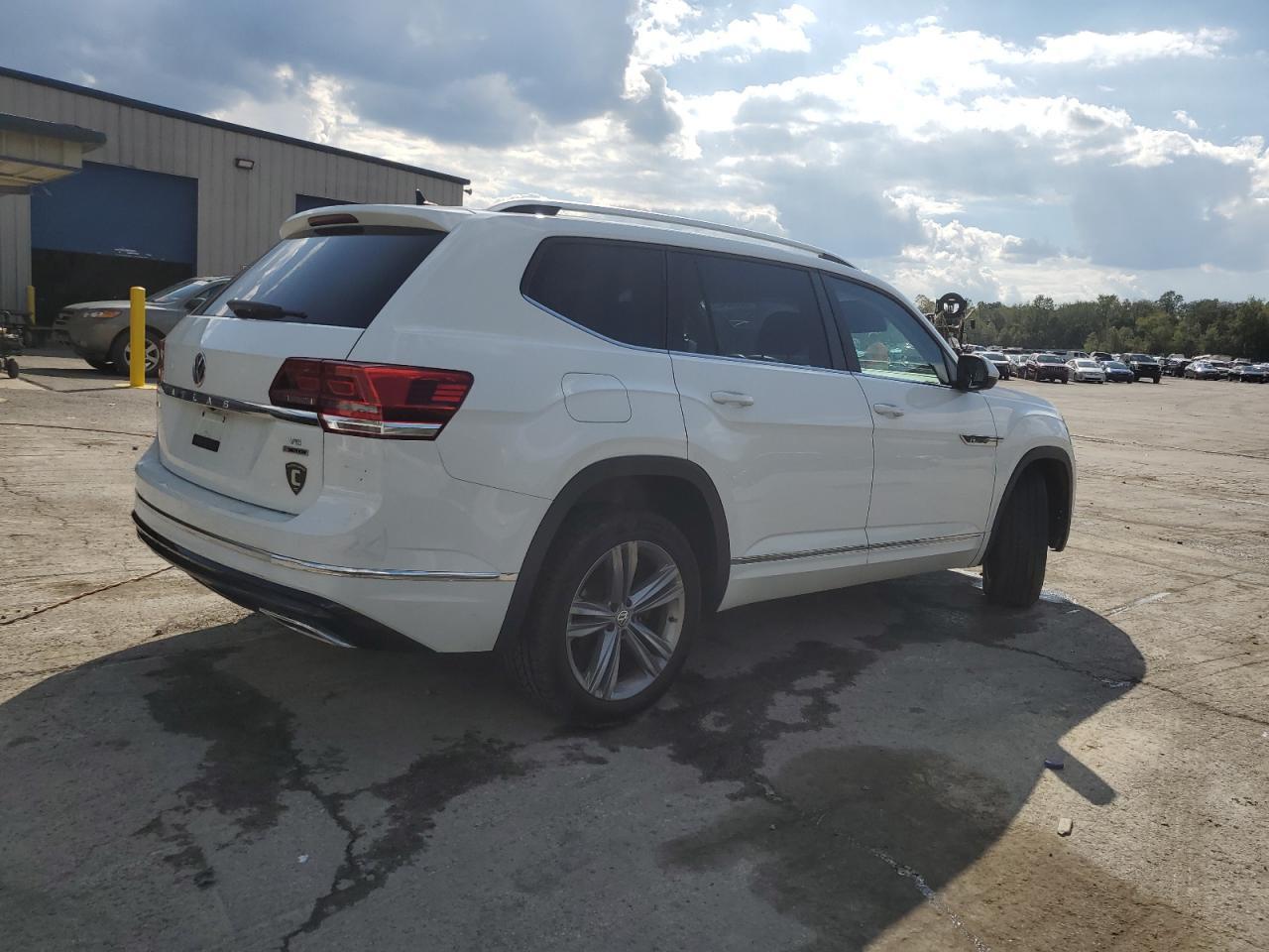 2018 Volkswagen Atlas Se - Image 3
