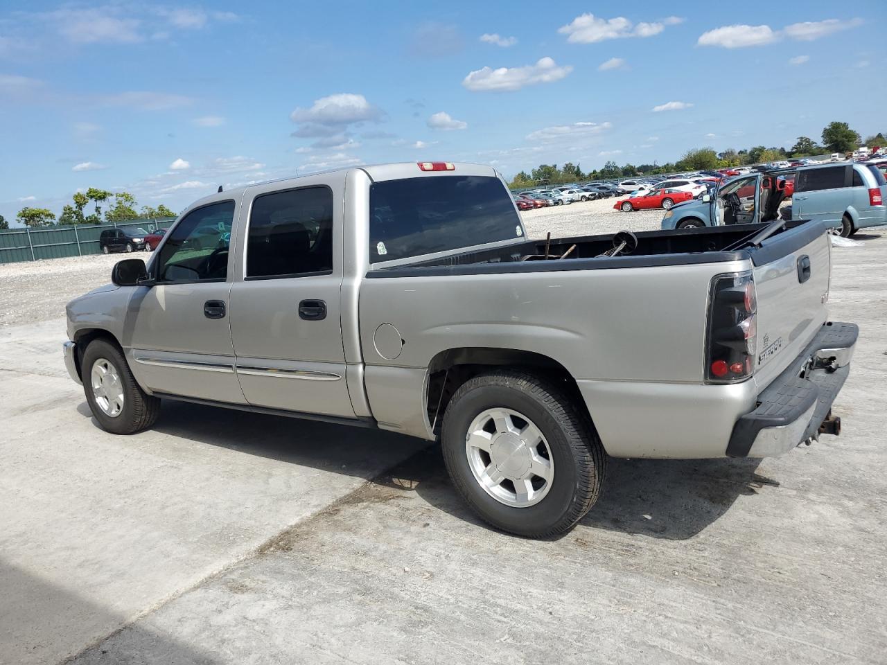 2006 GMC Sierra 1500 - Фото 2