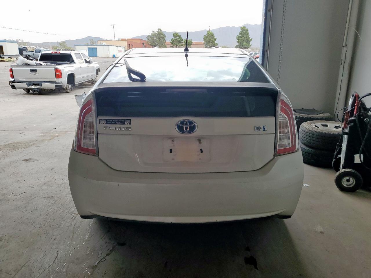 2014 Toyota Prius - Image 6
