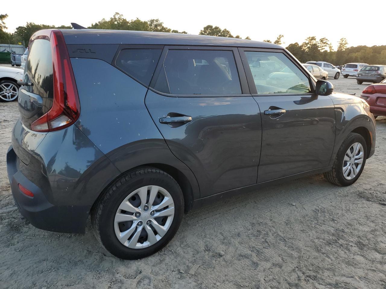 2022 Kia Soul Lx - Image 3