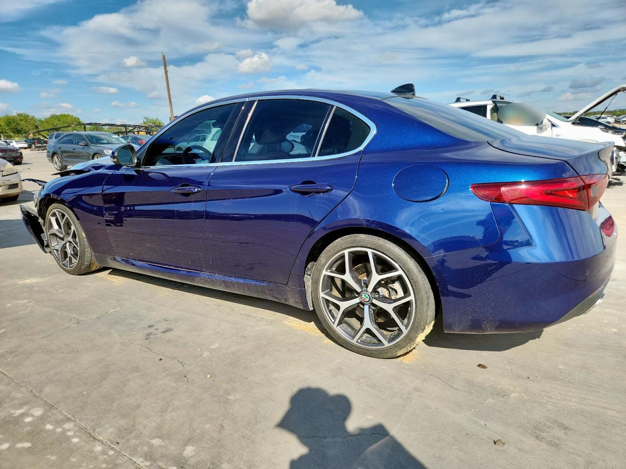 2019 Alfa Romeo Giulia - Image 2