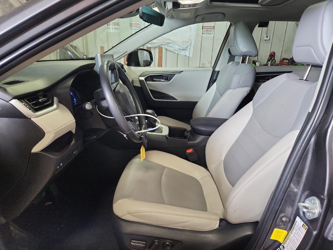 2022 Toyota Rav4 Limited - Image 7