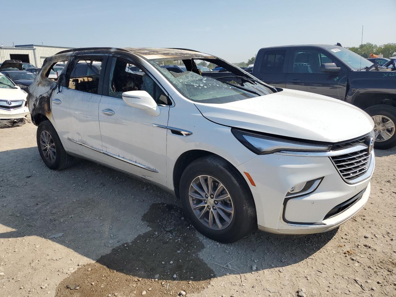 2022 Buick Enclave Essence - Image 4