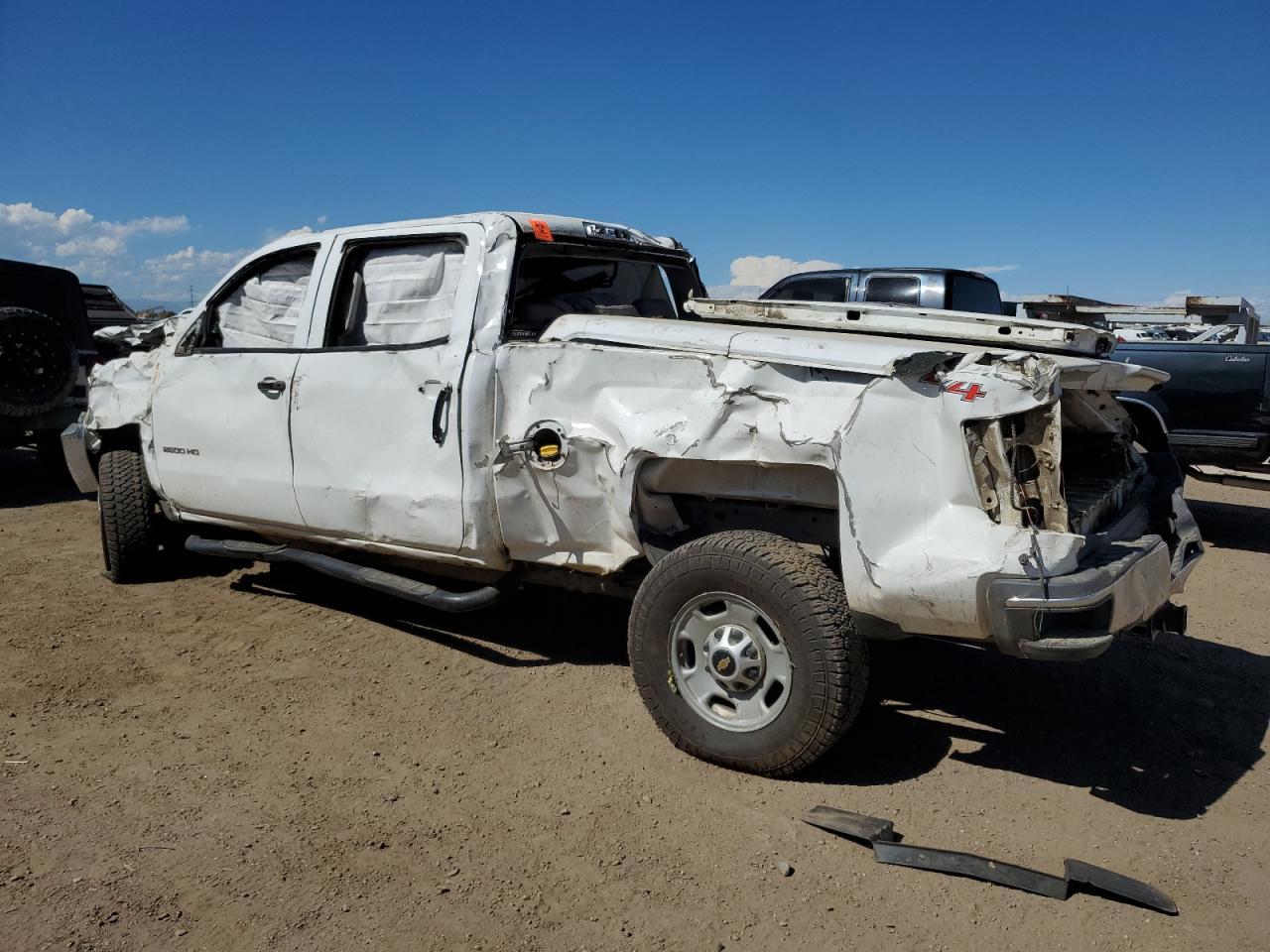 2015 Chevrolet Silverado K2500 Heavy Duty - Фото 2