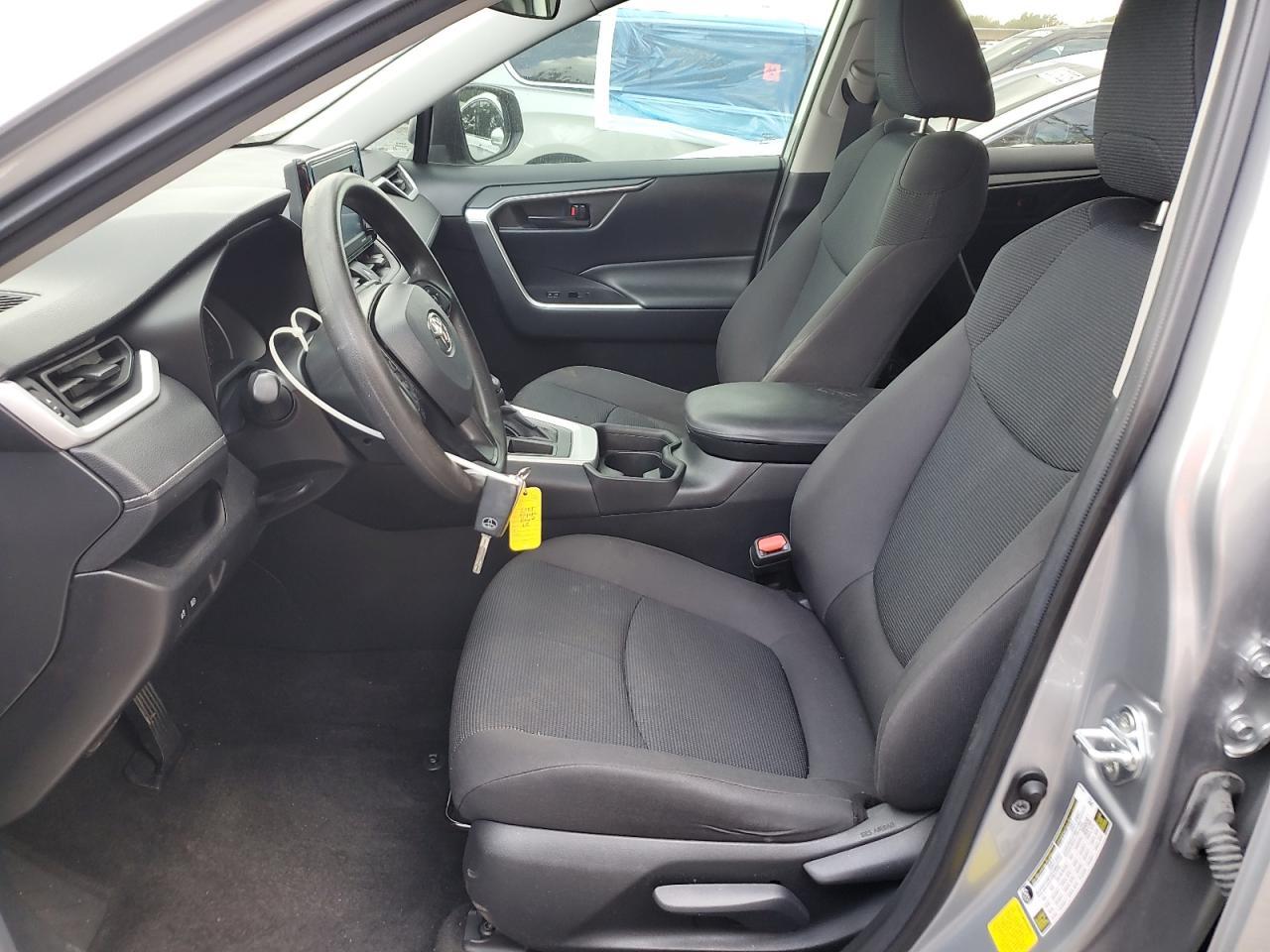 2021 Toyota Rav4 Le - Image 7