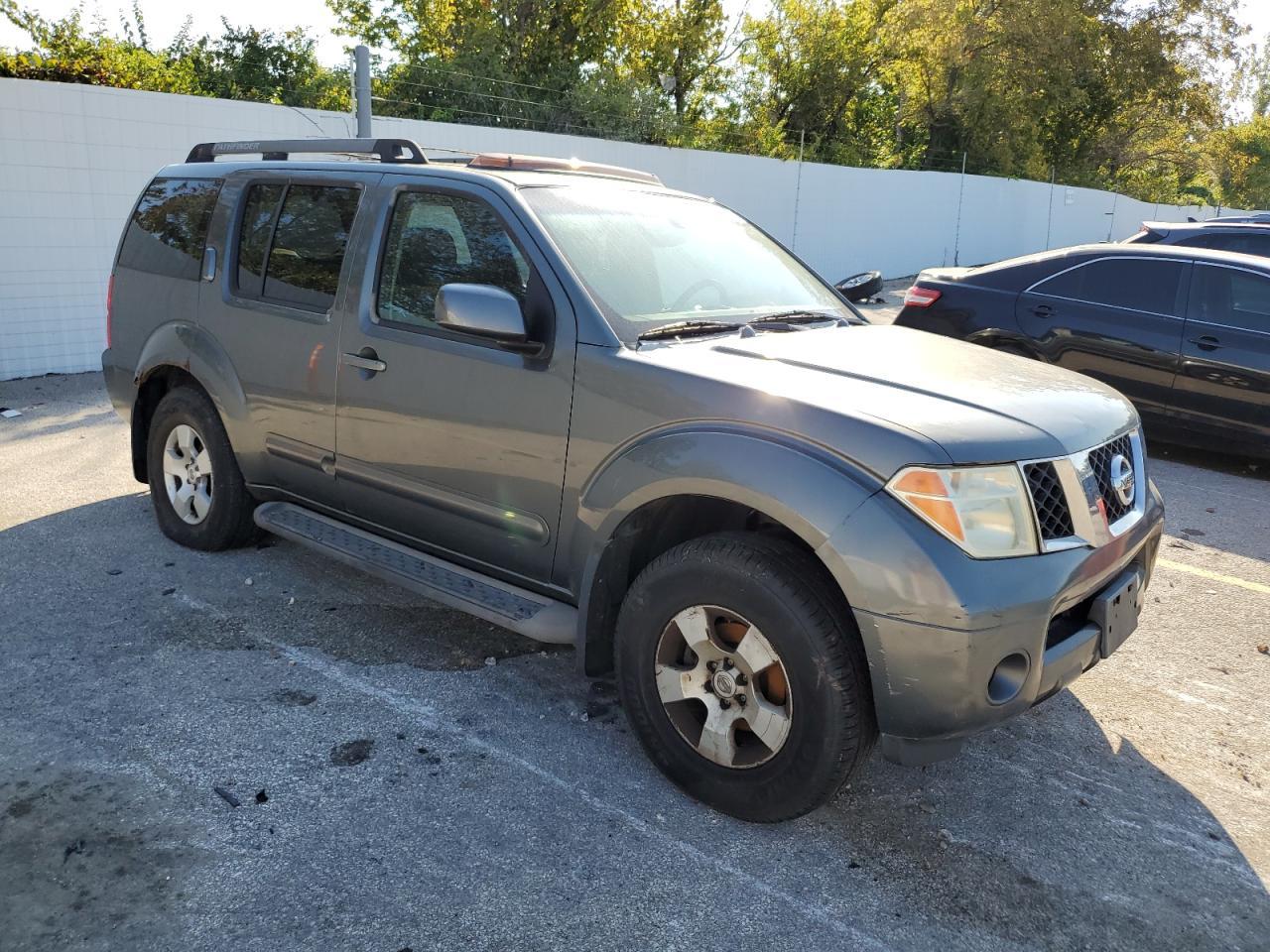 2005 Nissan Pathfinder Le - Image 4