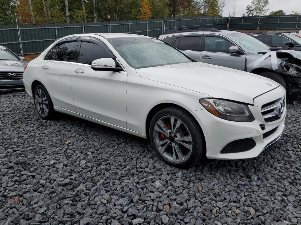 2015 Mercedes-Benz C 300 4Matic - Фото 4