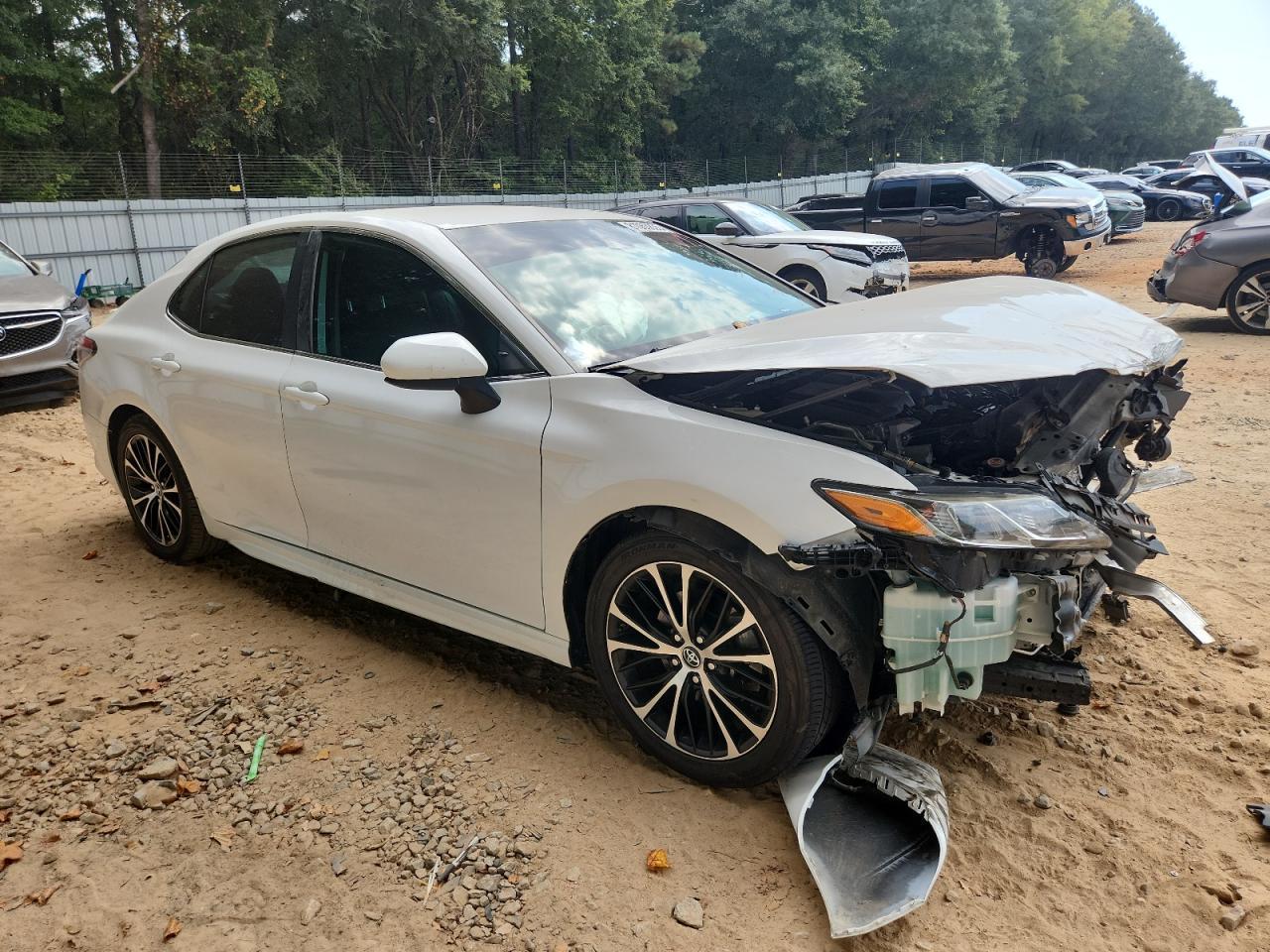 2019 Toyota Camry L - Фото 4