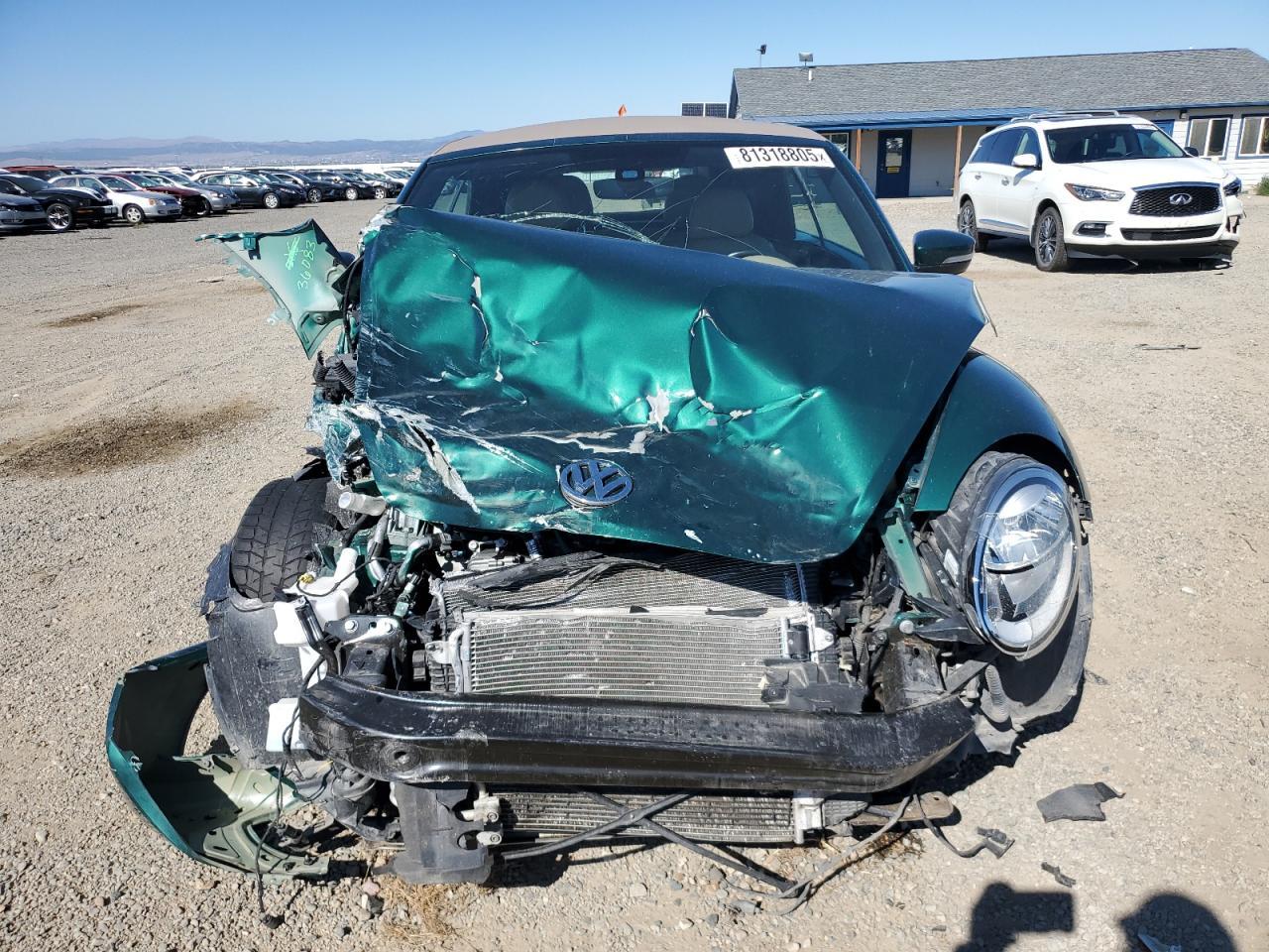 2017 Volkswagen Beetle S/Se - Фото 5