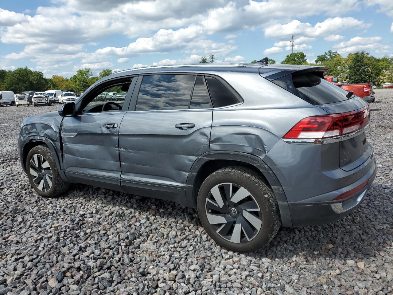 2024 Volkswagen Atlas Cross Sport Se - Image 2