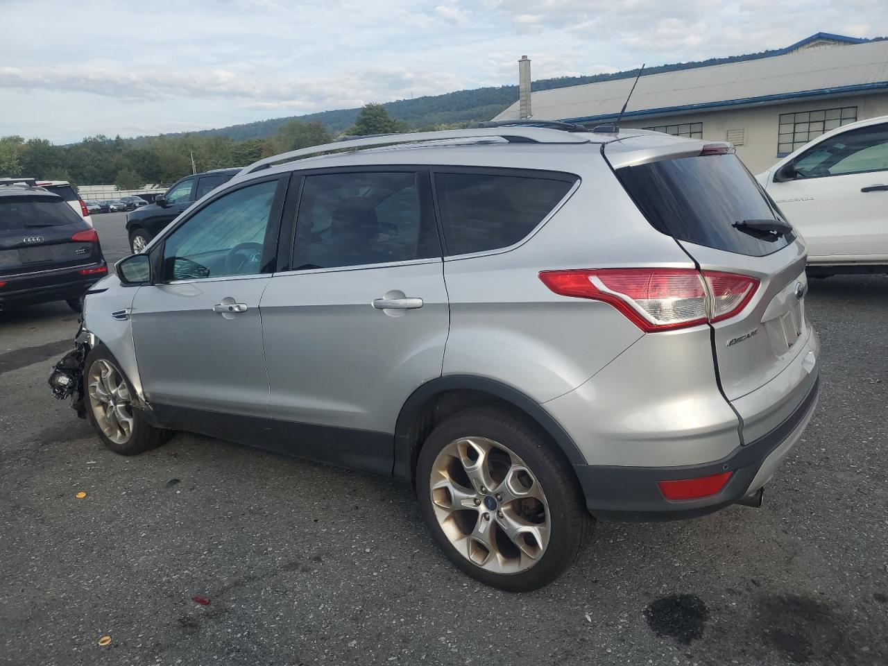 2013 Ford Escape Titanium - Фото 2