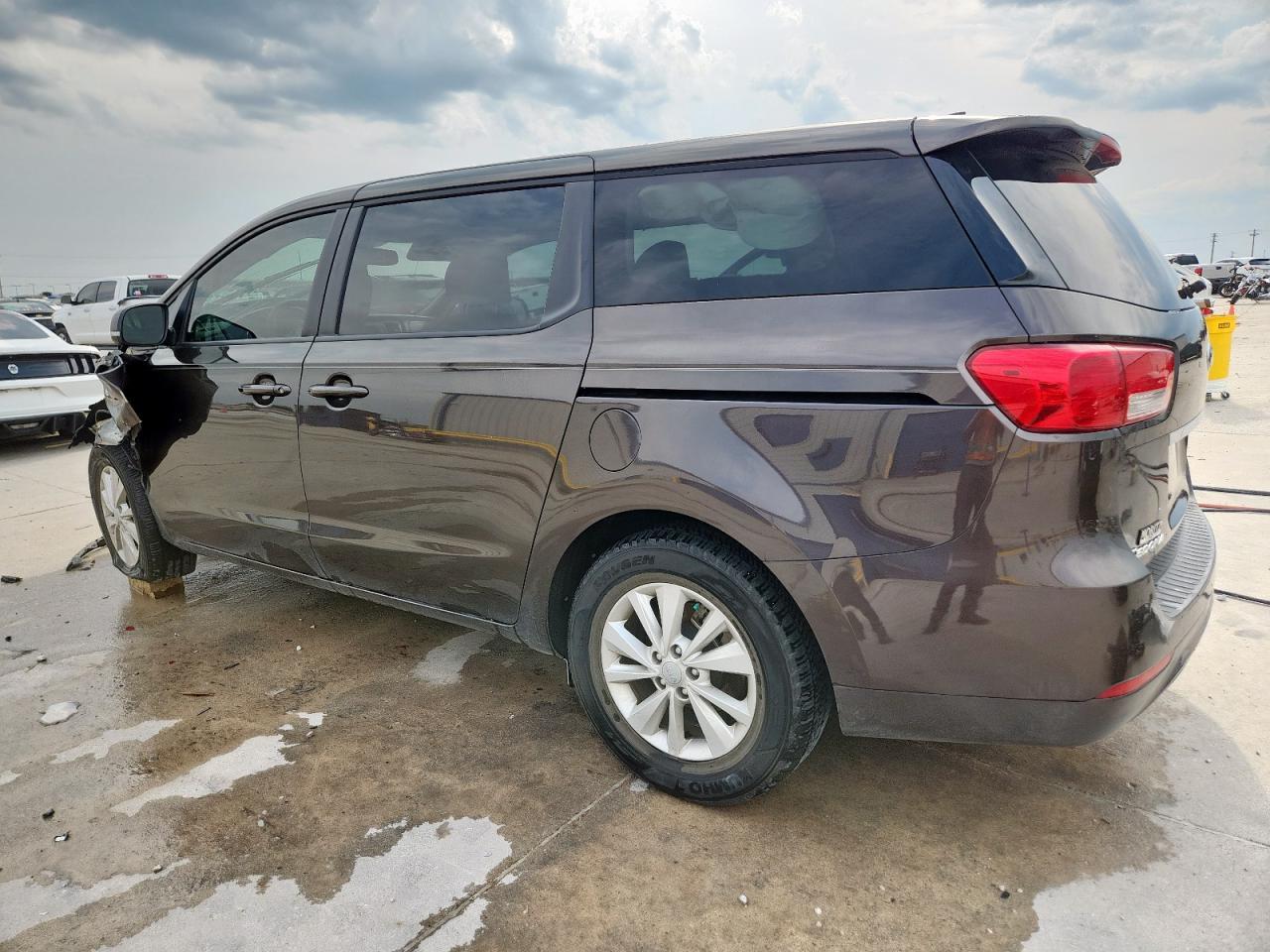 2018 Kia Sedona Lx - Фото 2
