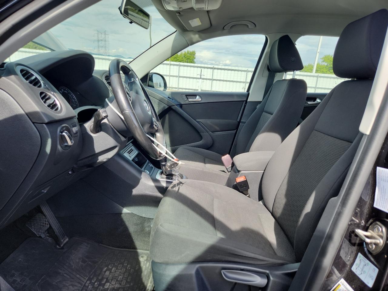 2017 Volkswagen Tiguan S - Image 7
