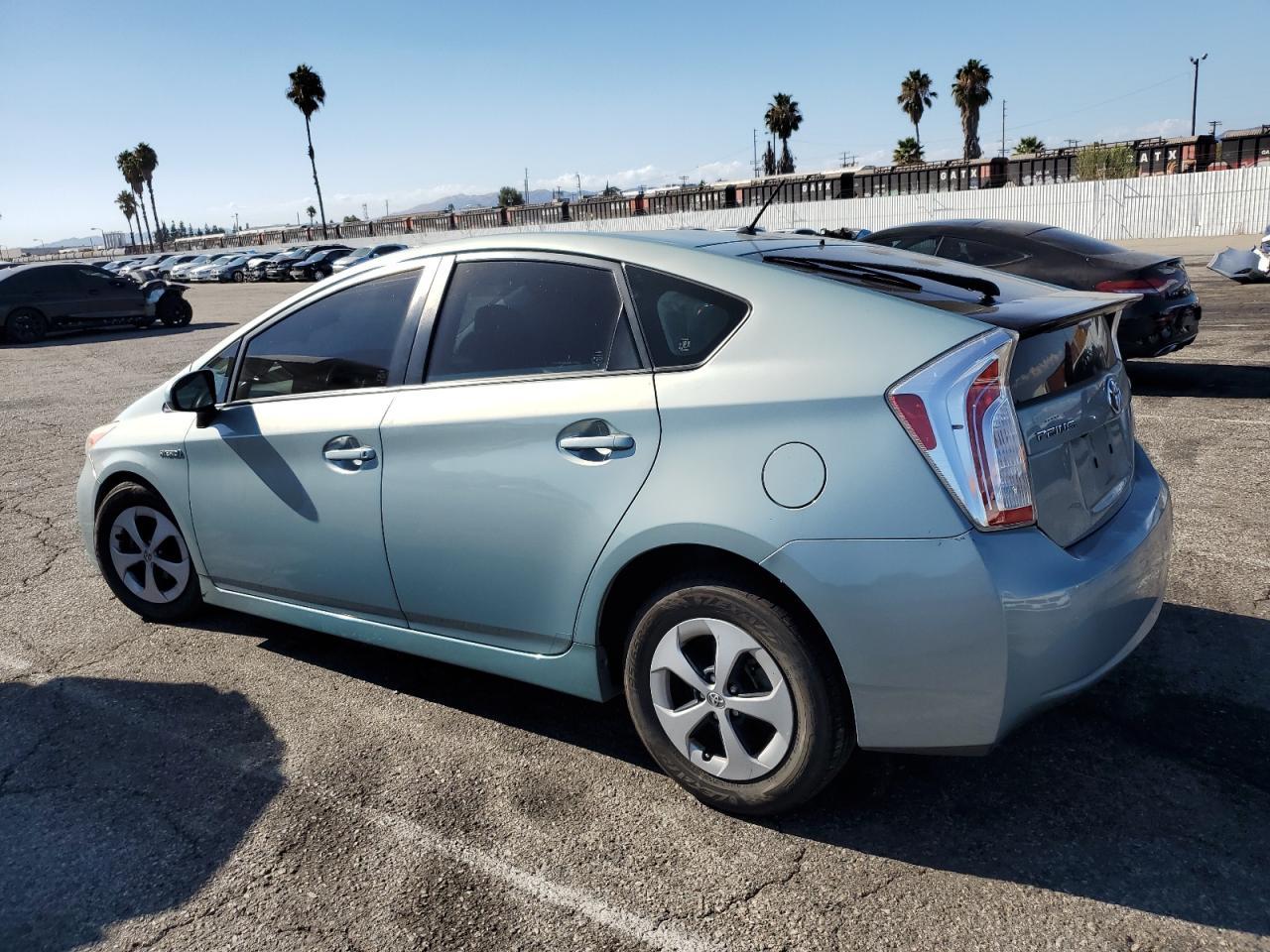 2015 Toyota Prius - Фото 2