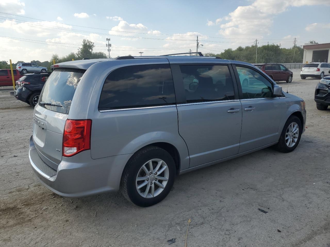 2020 Dodge Grand Caravan Sxt - Фото 3