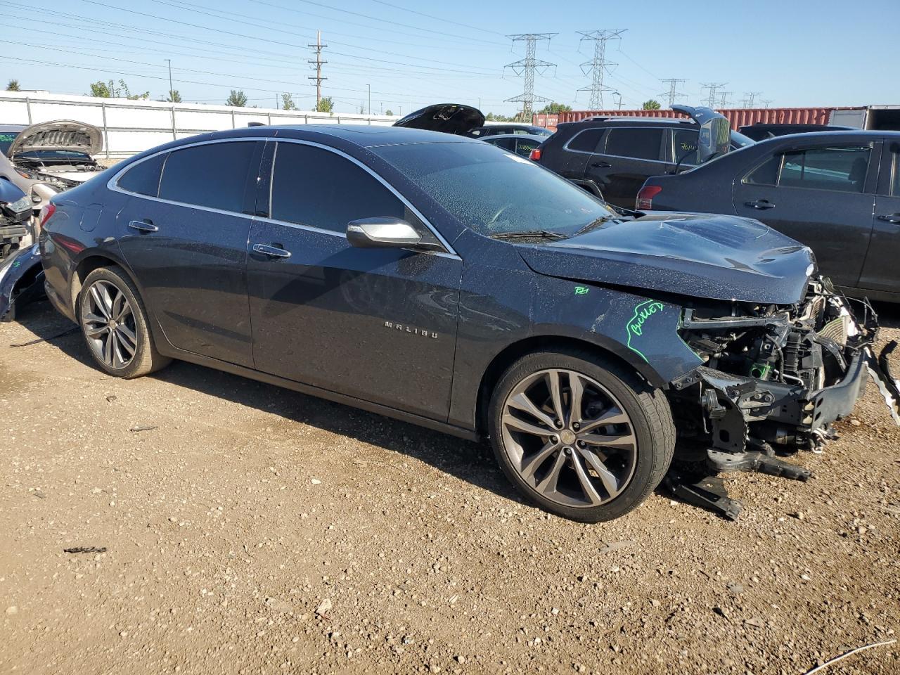 2020 Chev Malibu Premier - Фото 4
