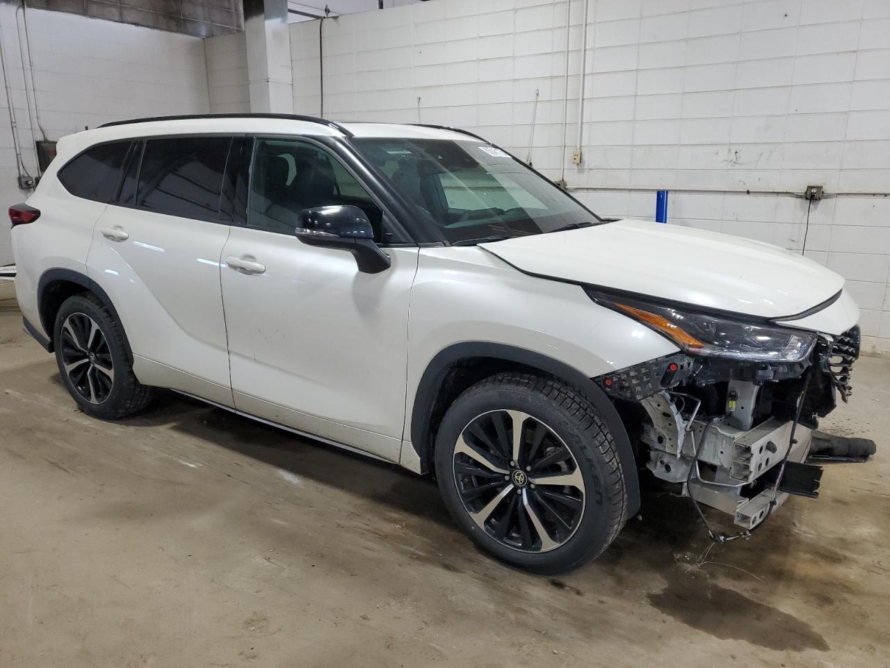 2021 Toyota Highlander Xse - Фото 4