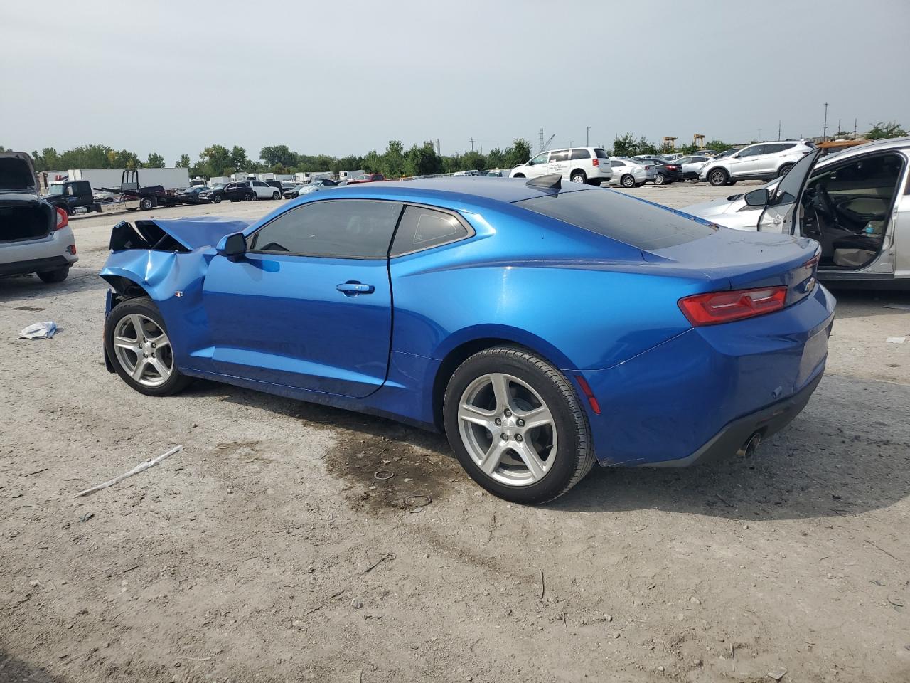 2018 Chevrolet Camaro Ls - Фото 2