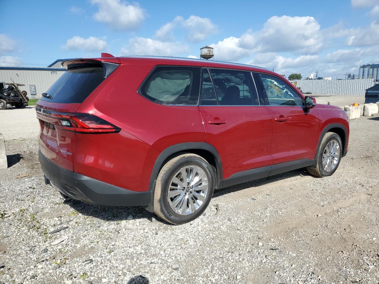 2025 Toyota Grand Highlander Le - Image 3