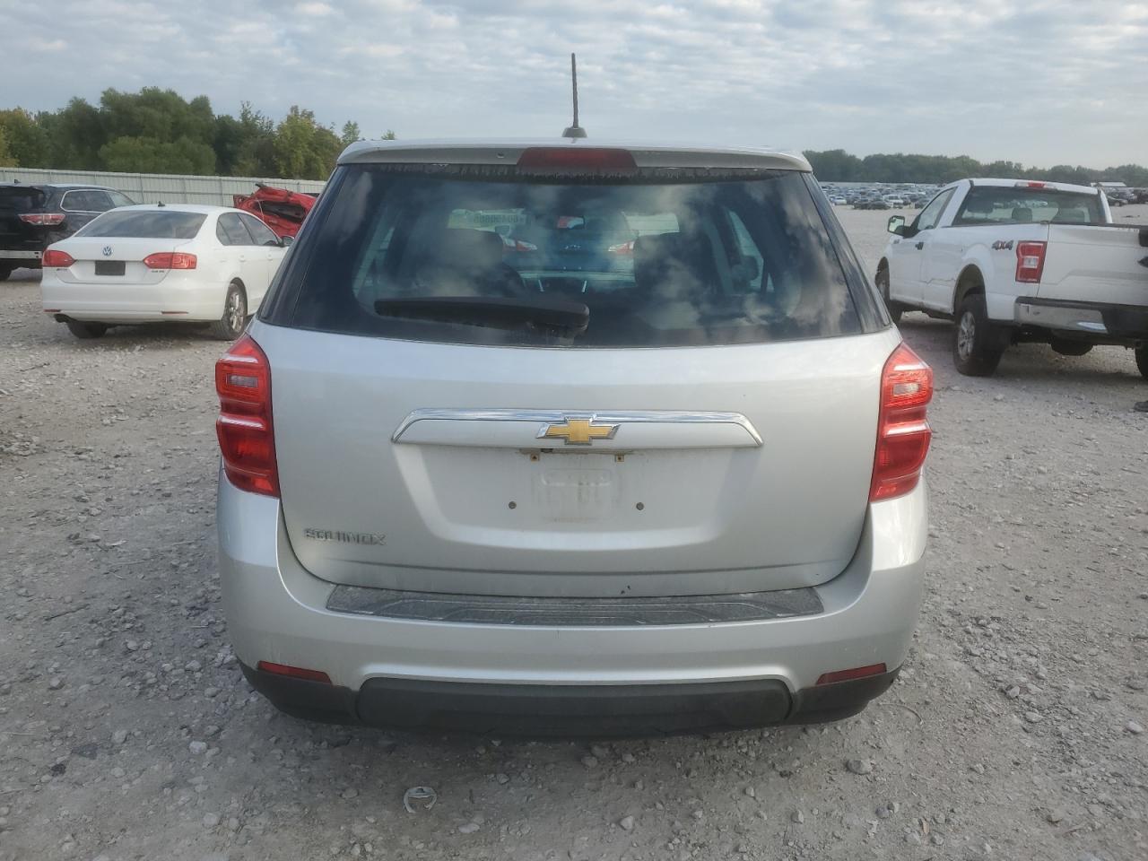 2017 Chevrolet Equinox Ls - Image 6
