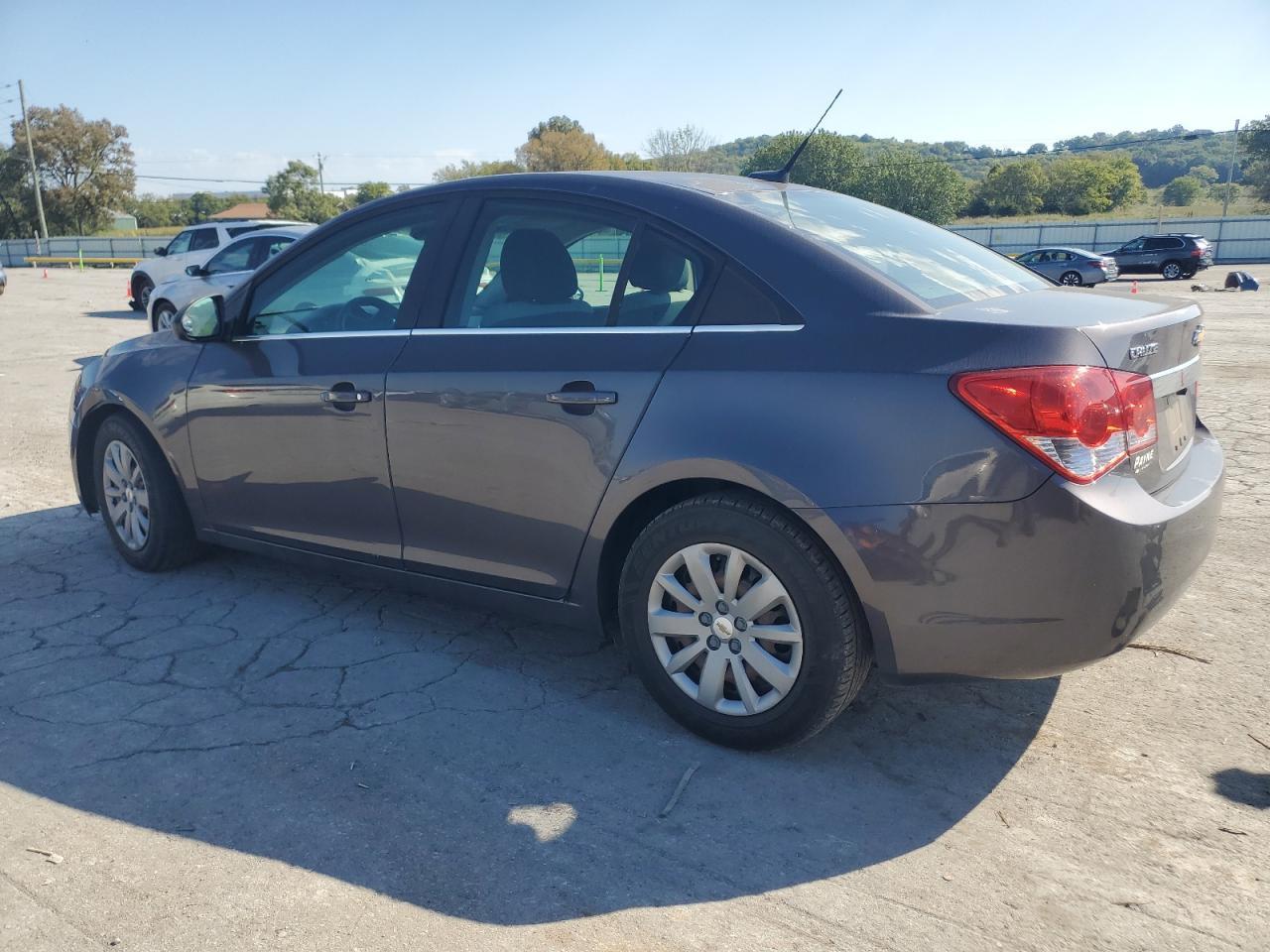 2011 Chev Cruze Ls - Image 2