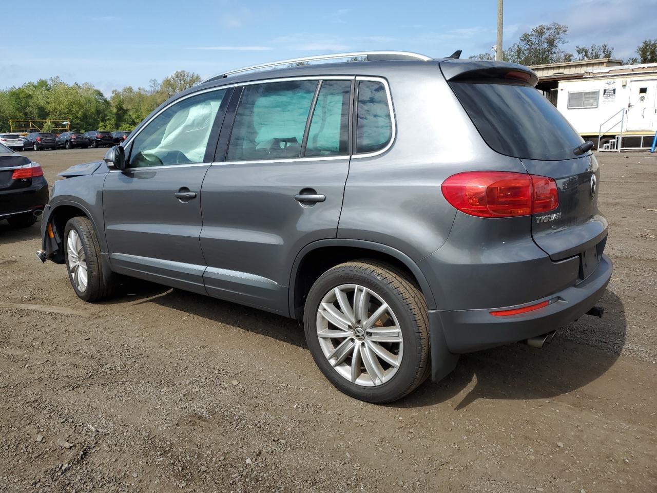 2014 Volkswagen Tiguan S - Image 2