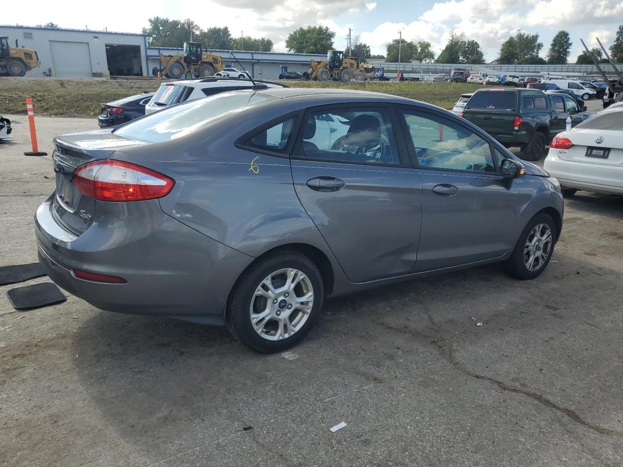 2014 Ford Fiesta Se - Фото 3