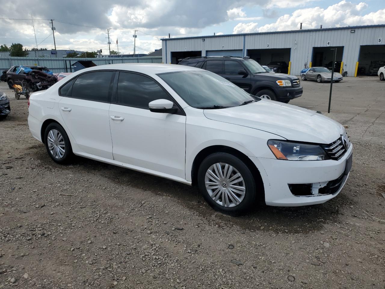 2014 Volkswagen Passat S - Фото 4
