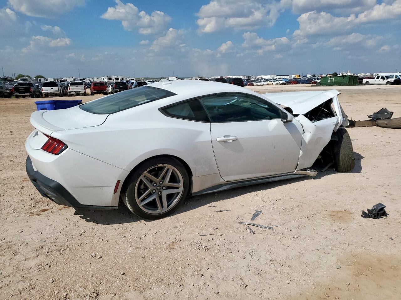 2024 Ford Mustang - Фото 3