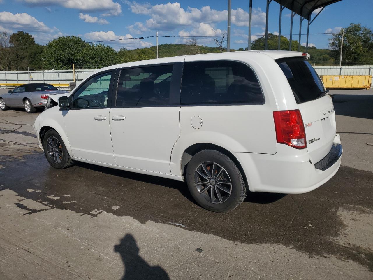 2019 Dodge Grand Caravan Gt - Image 2