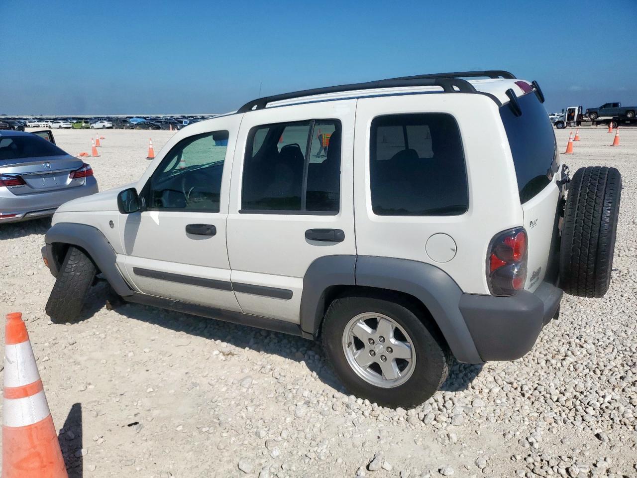 2006 Jeep Liberty Sport - Image 2