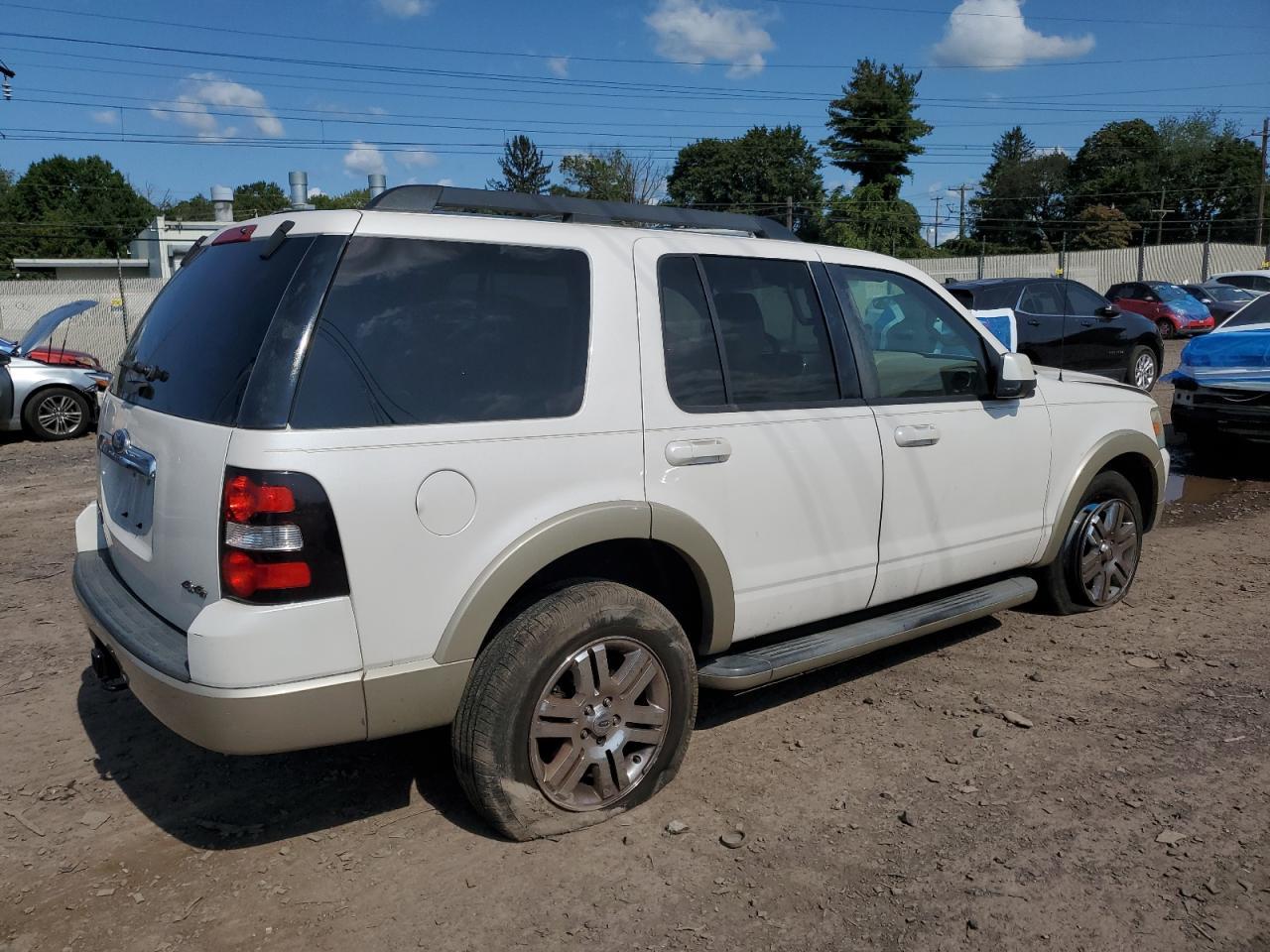 2010 Ford Explorer Eddie Bauer - Image 3