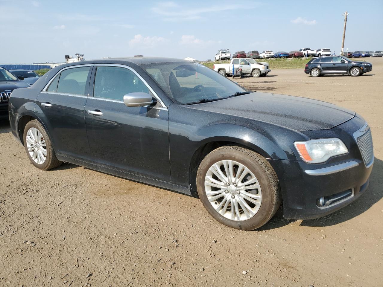 2013 Chrysler 300C Luxury - Image 4