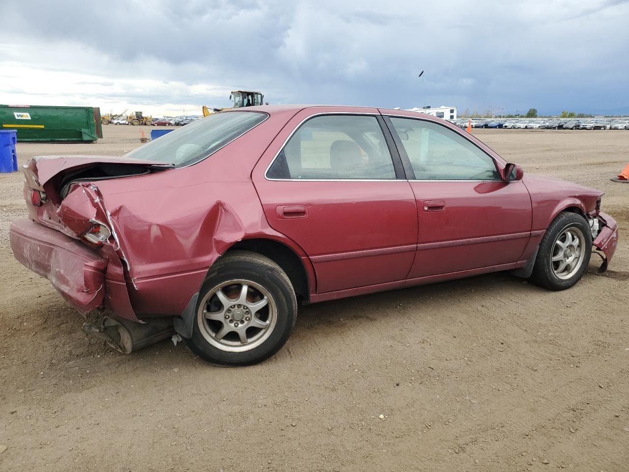 1998 Toyota Camry Le - Image 3