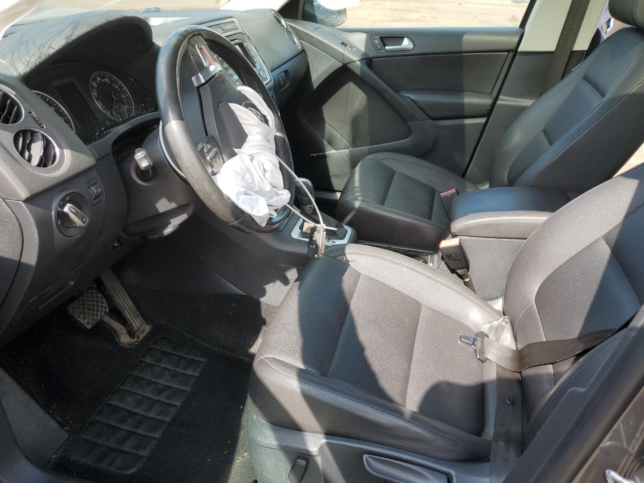 2014 Volkswagen Tiguan S - Image 7