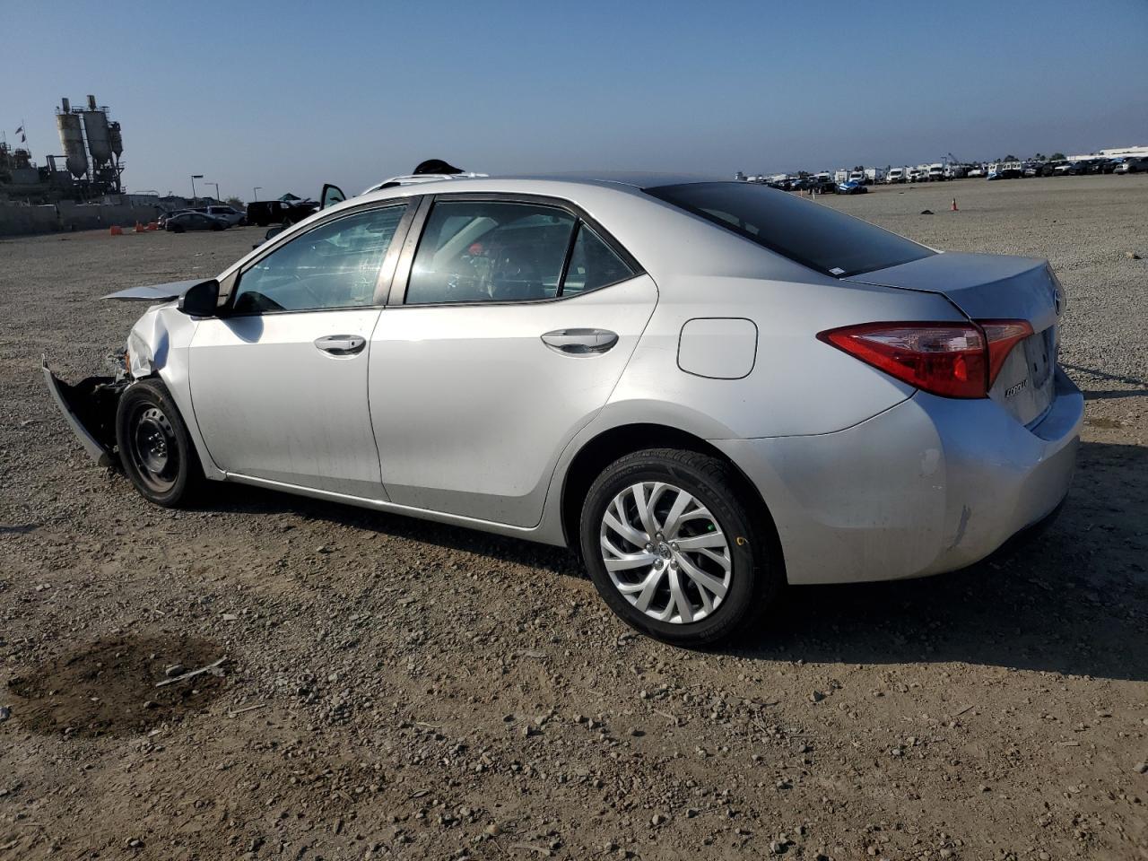 2018 Toyota Corolla L - Фото 2