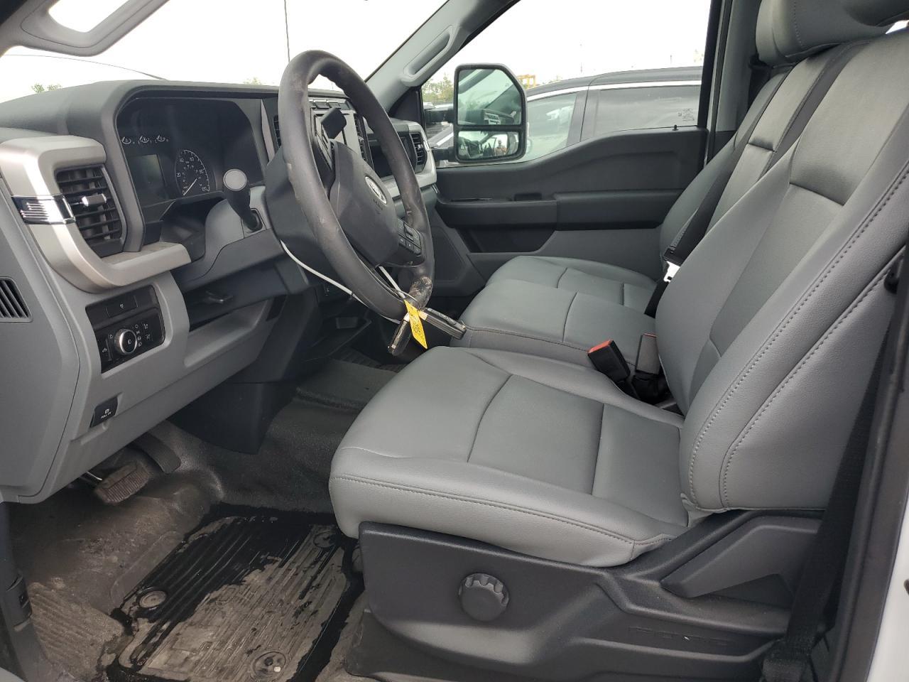 2023 Ford F250 Super Duty - Фото 7