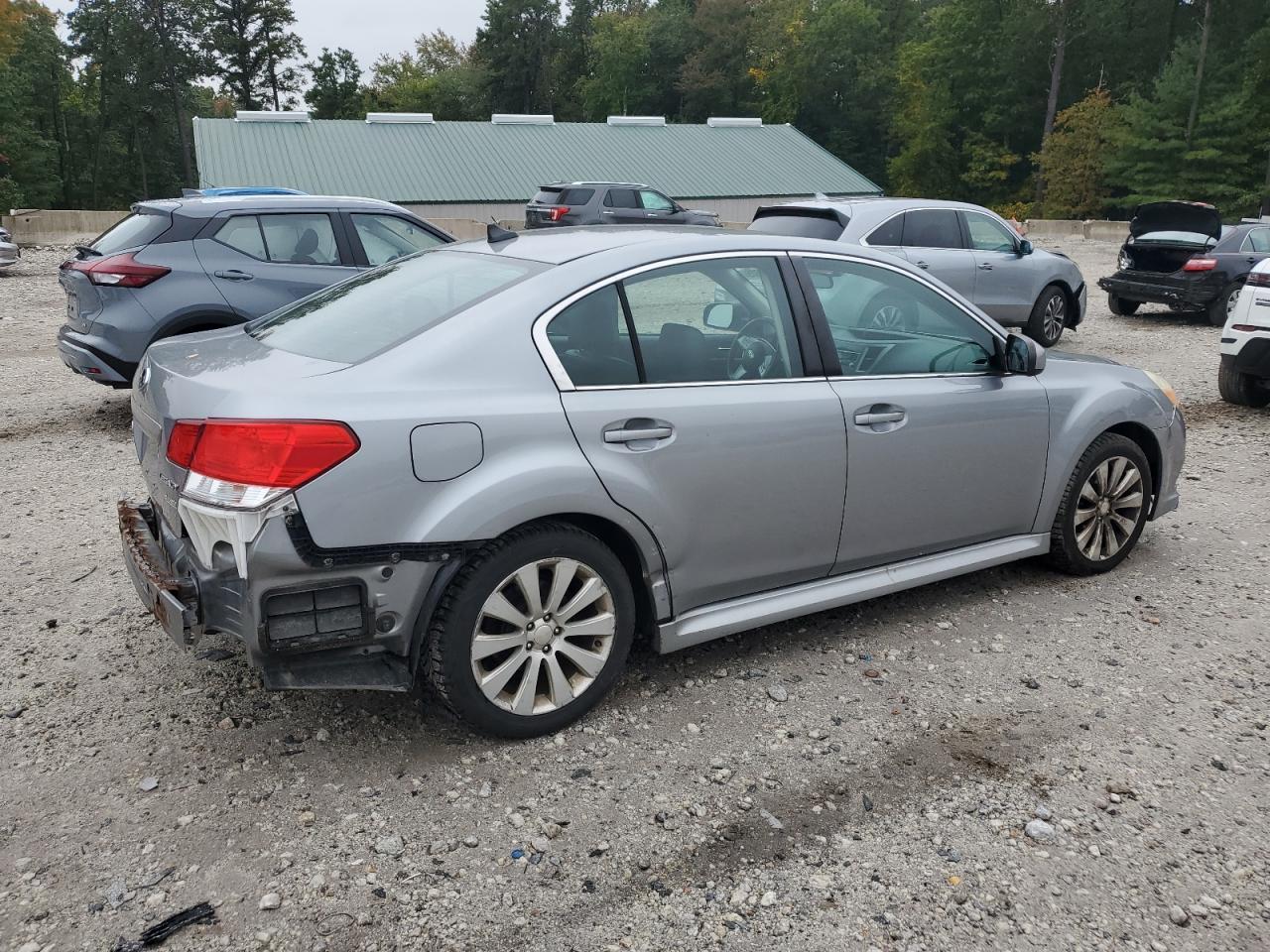 2011 Subaru Legacy 2.5I Limited - Фото 3