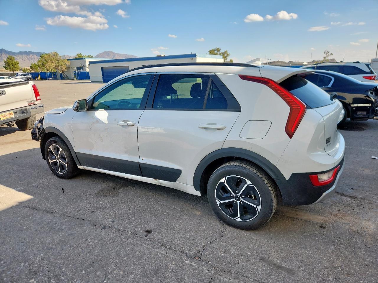 2023 Kia Niro Ex - Image 2