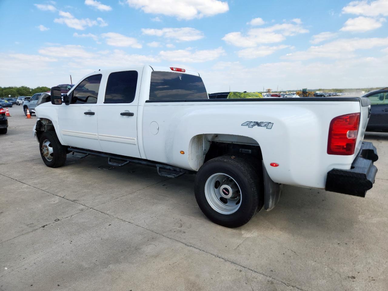 2011 GMC Sierra K3500 Sle - Image 2