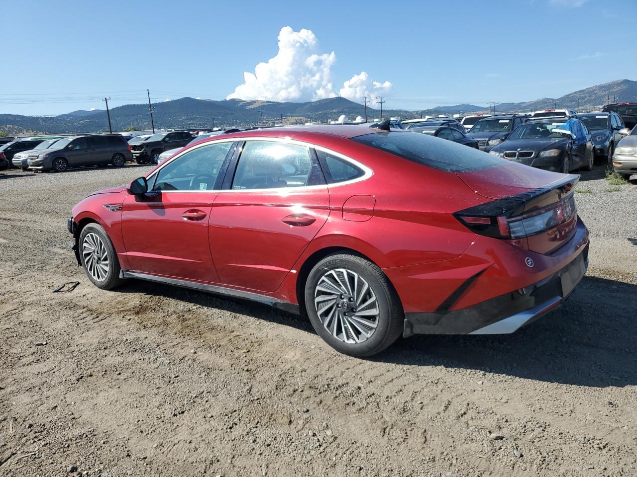 2025 Hyundai Sonata Hybrid - Image 2