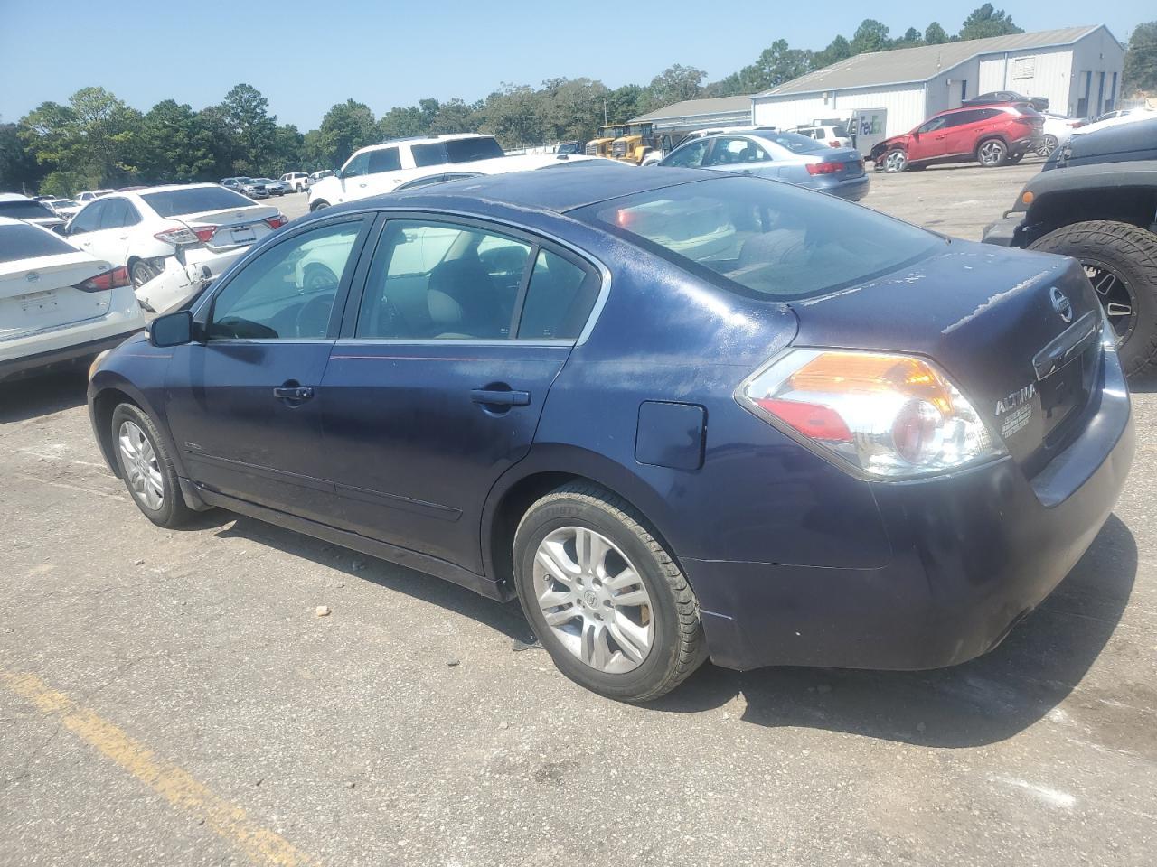 2010 Nissan Altima Base - Image 2